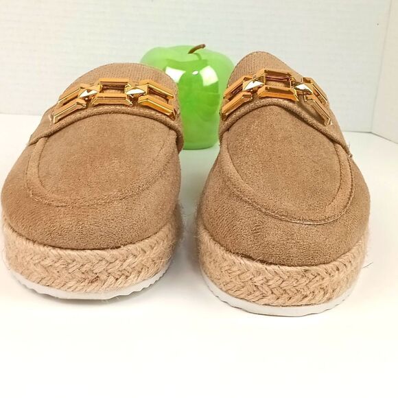 Women's Tan Slip On Faux Sued Loafers with Gold Chain Accent Sz 9 (40) - Picture 4 of 13